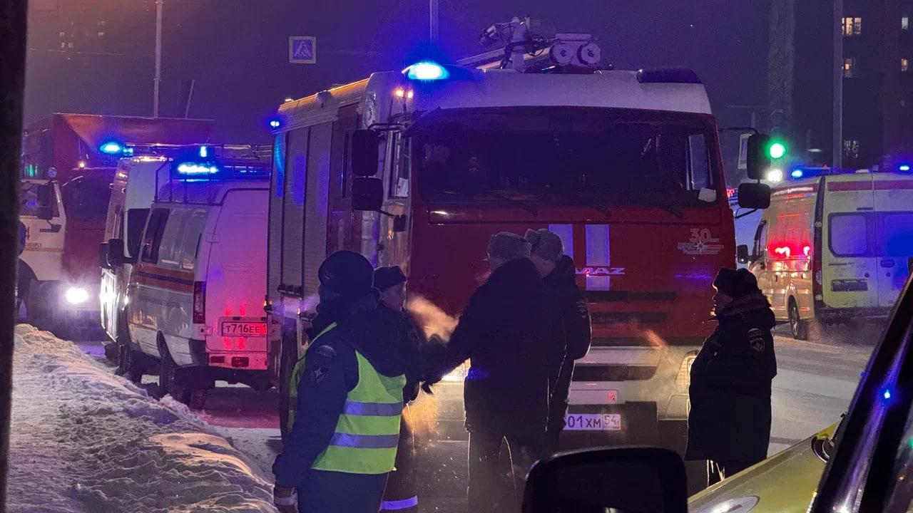 Фото Опубликованы новые кадры с места обрушения торгового центра в Новосибирске 8